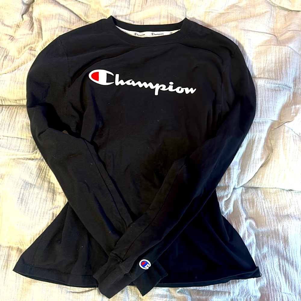 Black long sleeve champion shirt size M